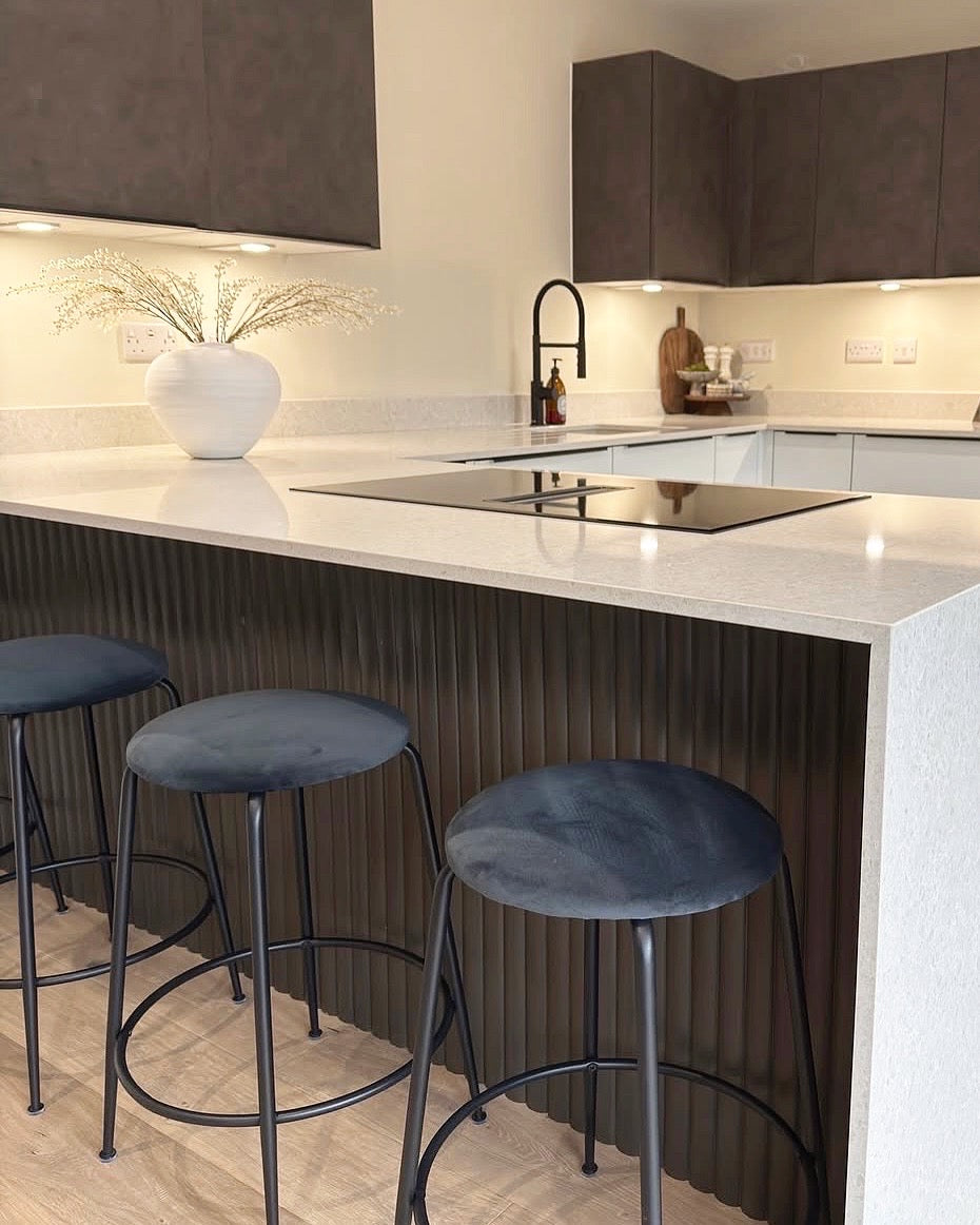 Regola Matt White Ceramic Vase